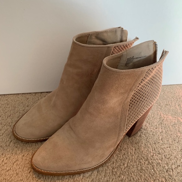 STEVE MADDEN BOOTS - Picture 4 of 6